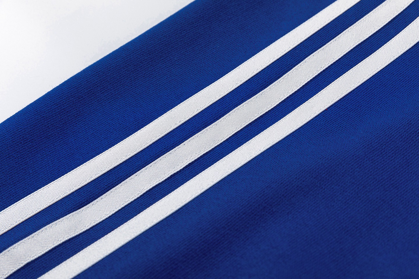 Adidas X Gucci Collaboration 2023 Sweater RD00145 Neck Tees Trefoil Sweater